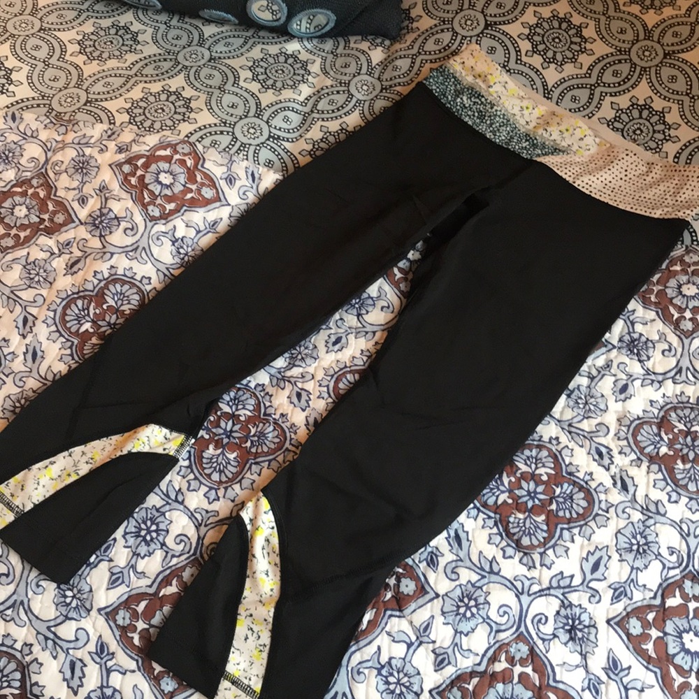 Lululemon Floral Crops